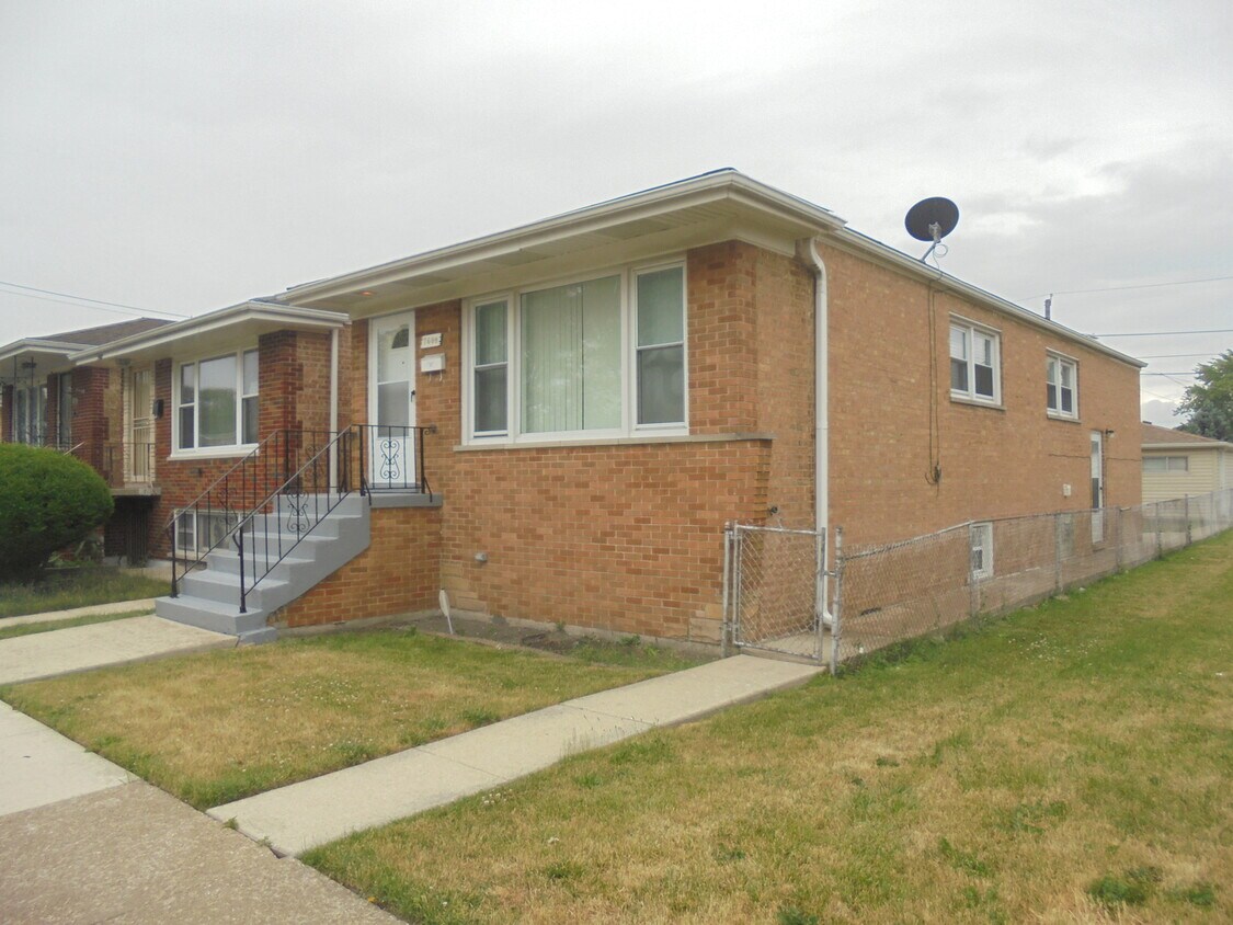 7609 W 63rd Pl, Summit, IL 60501 House Rental in Summit, IL