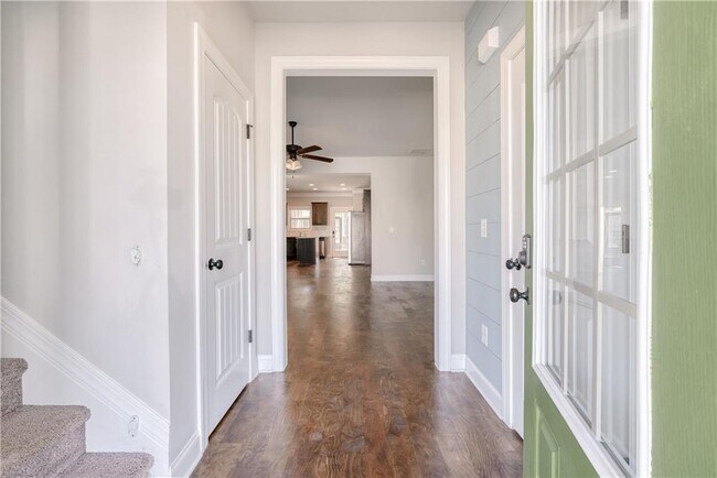 Foto del edificio - 428 Meadow Vista Ln