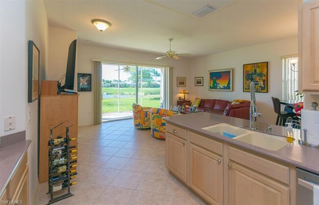 Building Photo - **STERLING LAKES** 2 BED/2BATH**FURNISHED ...