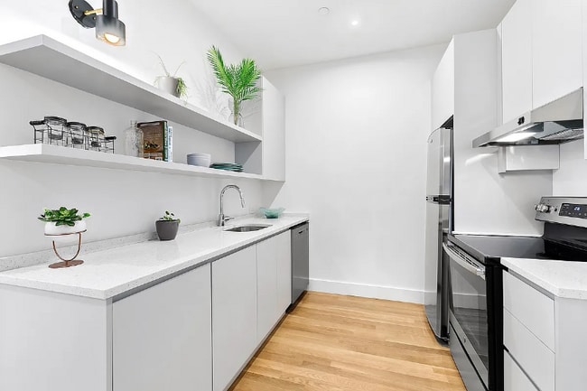 Building Photo - 1296 Park Pl