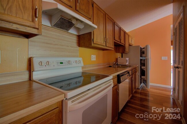 Foto del edificio - 6217 Rosecroft Dr