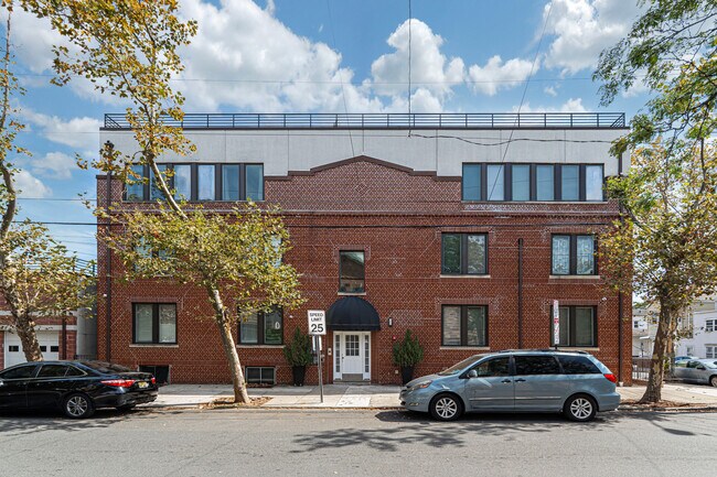 Foto del edificio - 58 Giles Ave