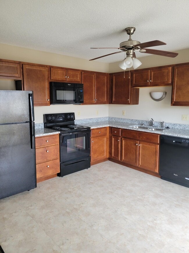 Building Photo - 22 Cherry Tree Ln