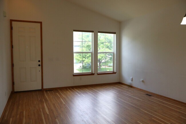 Foto del edificio - A bright, Spacious Home Designed for Living Well