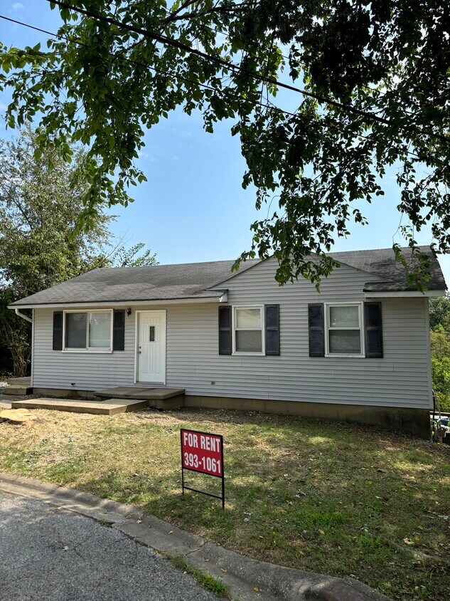 Foto principal - 4 Lakeshore Ct