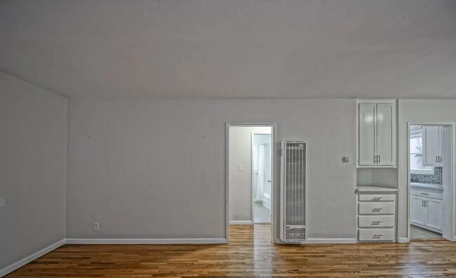 Building Photo - Manh0913-09151/2