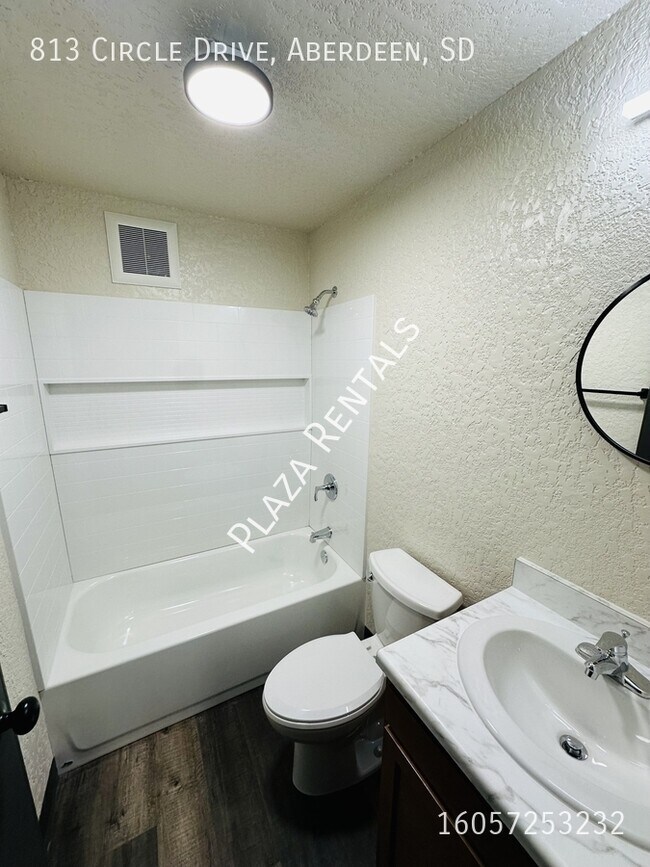 Building Photo - 1020 N 2nd St