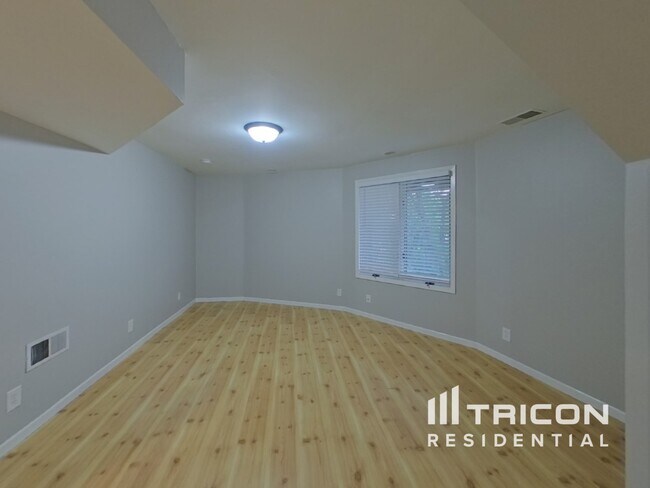 Foto del edificio - 805 Garrison Ct