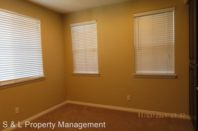 Building Photo - 4 br, 2.5 bath House - 46228 Yellowstone Lane
