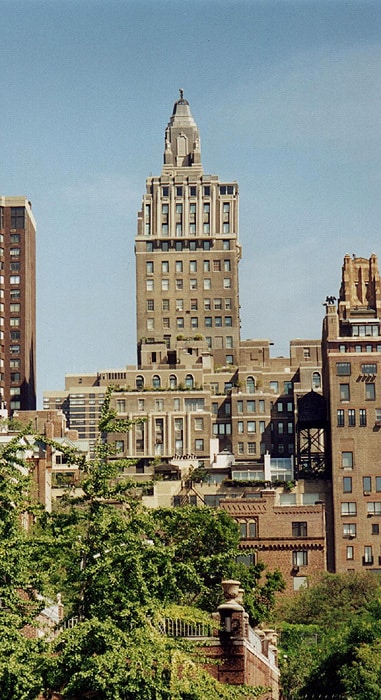 Building Photo - River House