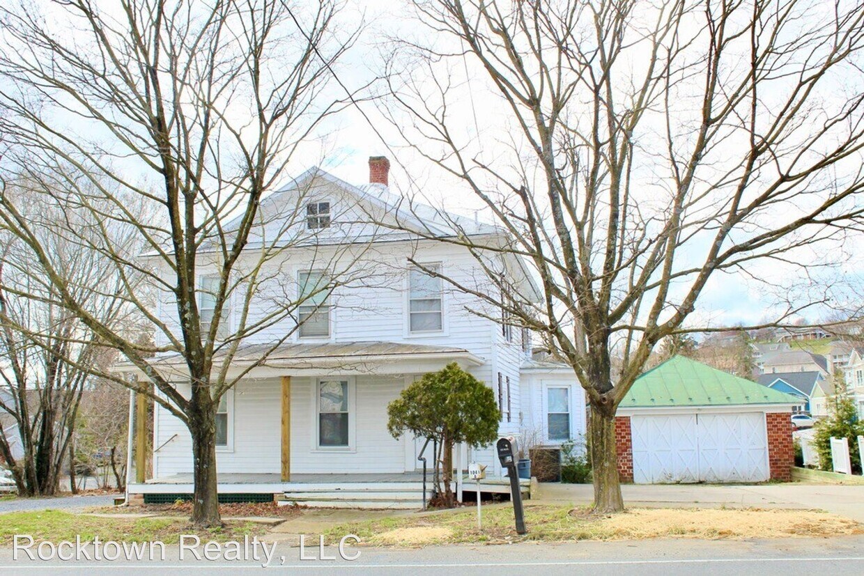 6 br, 2 bath House 1041 Chicago Avenue House Rental in Harrisonburg