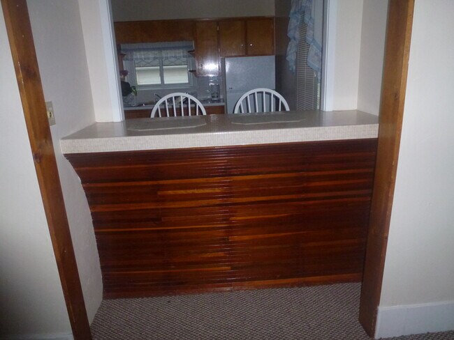 Comedor pequeño - 613 W Hardin St