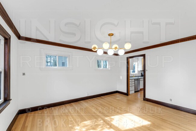 Building Photo - 419 Pond St