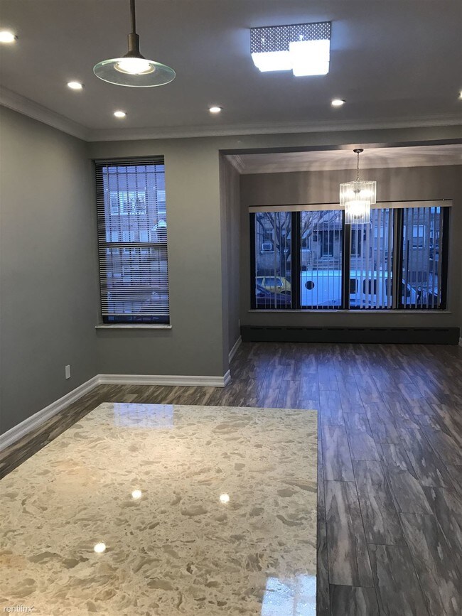 Foto del edificio - 3318 24th Ave