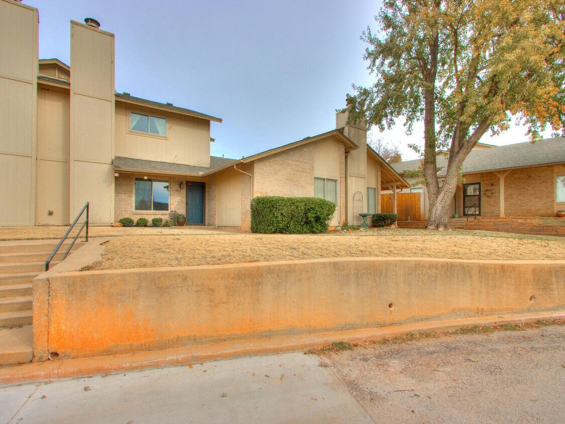 Primary Photo - 9719 Hefner Village Blvd