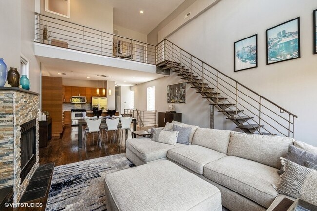 Foto del edificio - 927 N Hermitage Ave