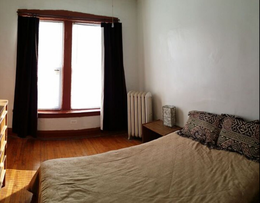 6858 South Merrill Avenue Unit Apartment 1, Chicago, IL 60649