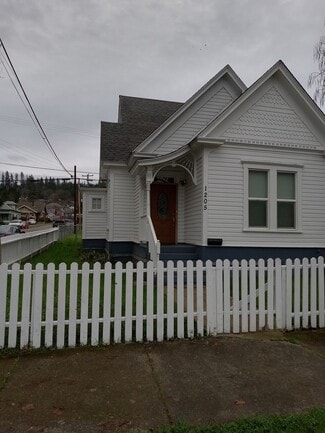 Building Photo - 1205 SE Mill St