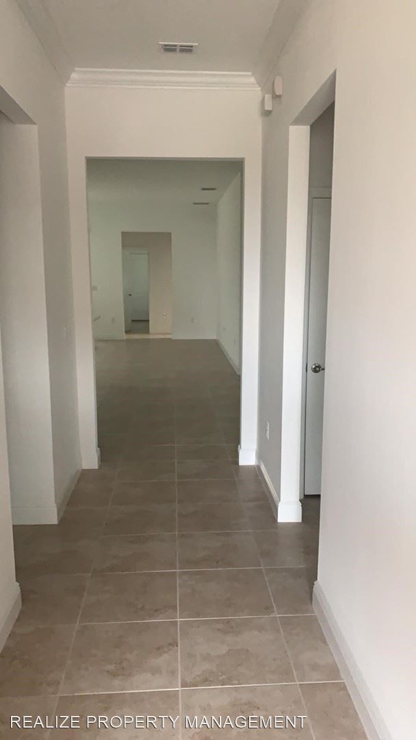 Building Photo - 15730 Sweet Limetta Dr