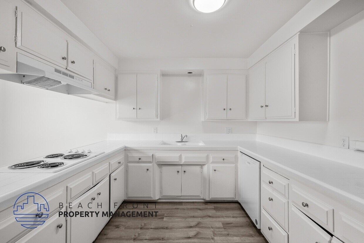 Foto principal - 355 Coronado Ave.