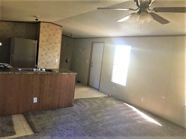 Foto del edificio - 16790 Meadowcroft St