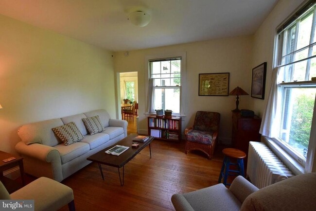 Building Photo - 1300 Noyes Dr