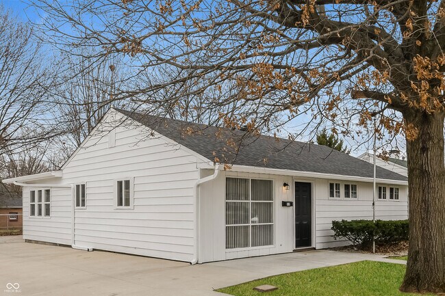 Building Photo - 519 James Dr