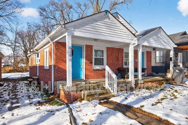 Foto del edificio - 4346 Crittenden Ave