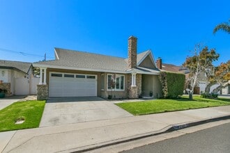 Building Photo - 21421 Pinetree Ln