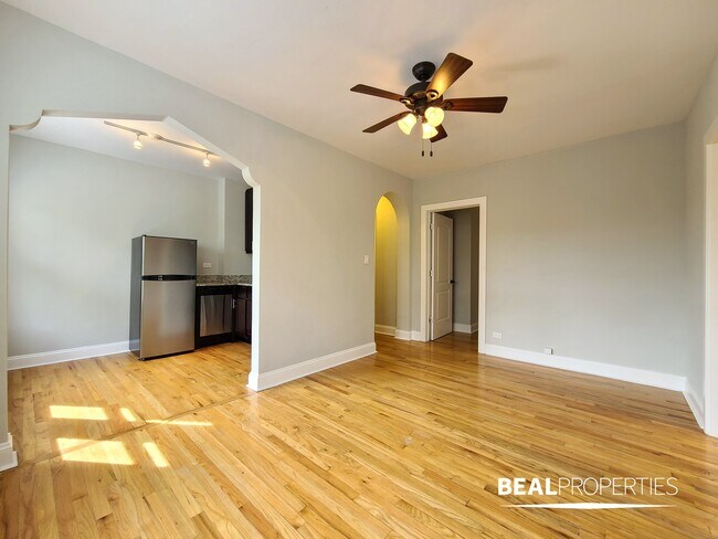 Building Photo - 612 W Patterson Ave