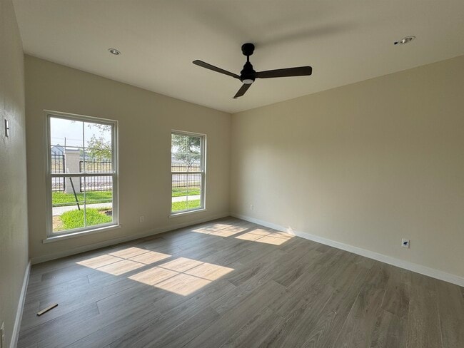 Building Photo - 210 Veracruz Dr