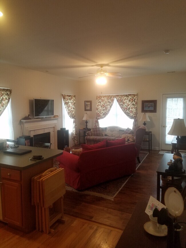 Foto del edificio - 1253 White Rock Ct