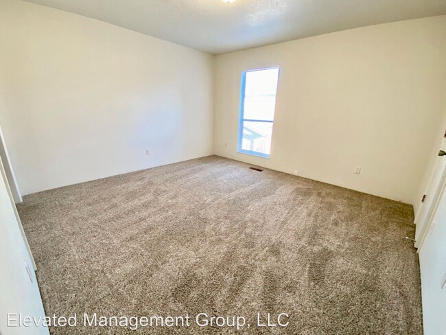 Building Photo - 2306 Chelwood Park Blvd NE