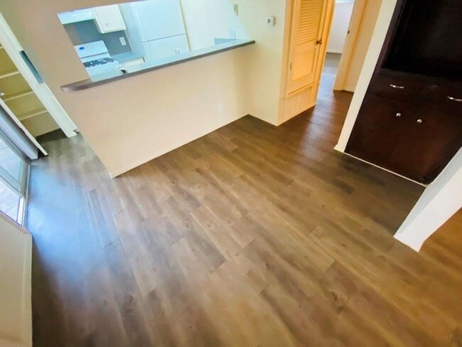 Foto del edificio - 1710 Ledgewood Dr