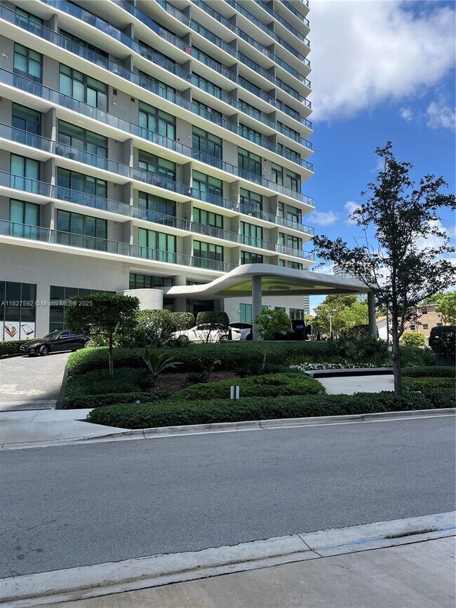 Foto del edificio - 501 NE 31st St