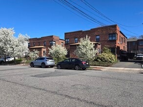 Building Photo - 65 Henry Ave