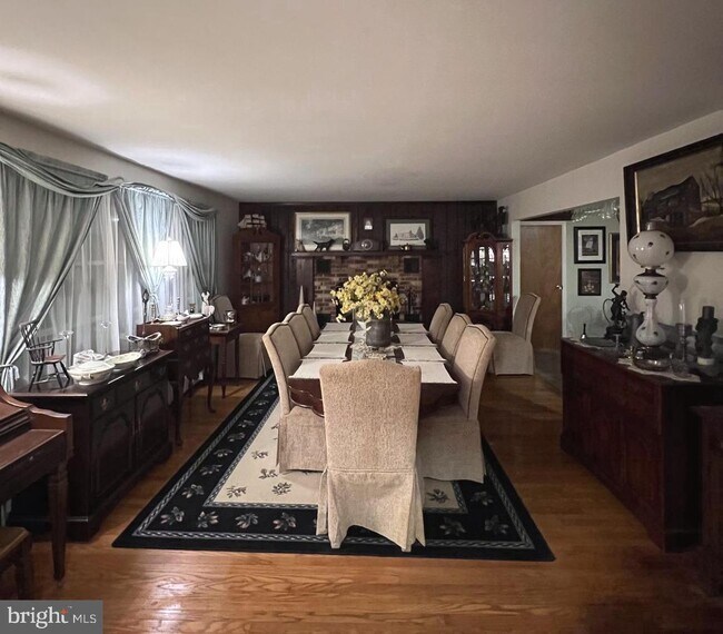 Building Photo - 706 Timber Lake Dr