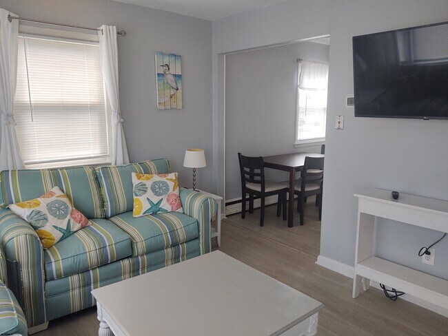Foto del edificio - 701 E Beach Ave