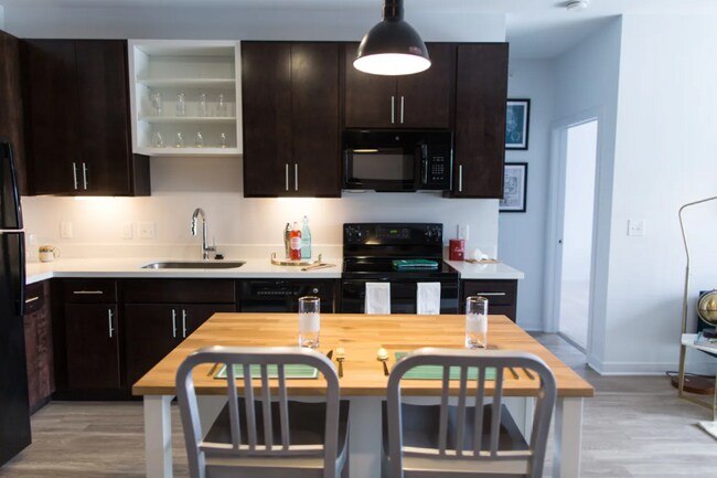 Foto del edificio - 931 Fletcher Ave