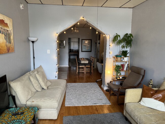 Building Photo - 3821 S Parnell Ave