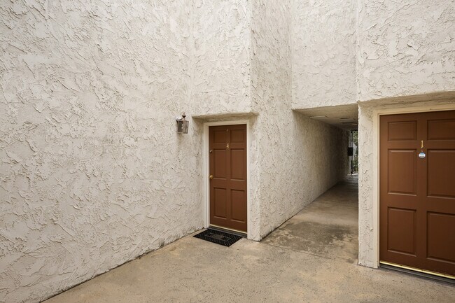Foto del edificio - 1916 Overland Ave