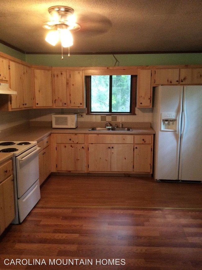Building Photo - 2 br, 1 bath House - 661 Snowhill Church Road