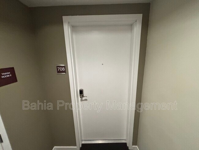 Foto del edificio - 7661 NW 107th Ave