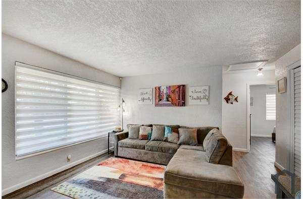 Building Photo - 1320 Palm Beach Lakes Blvd