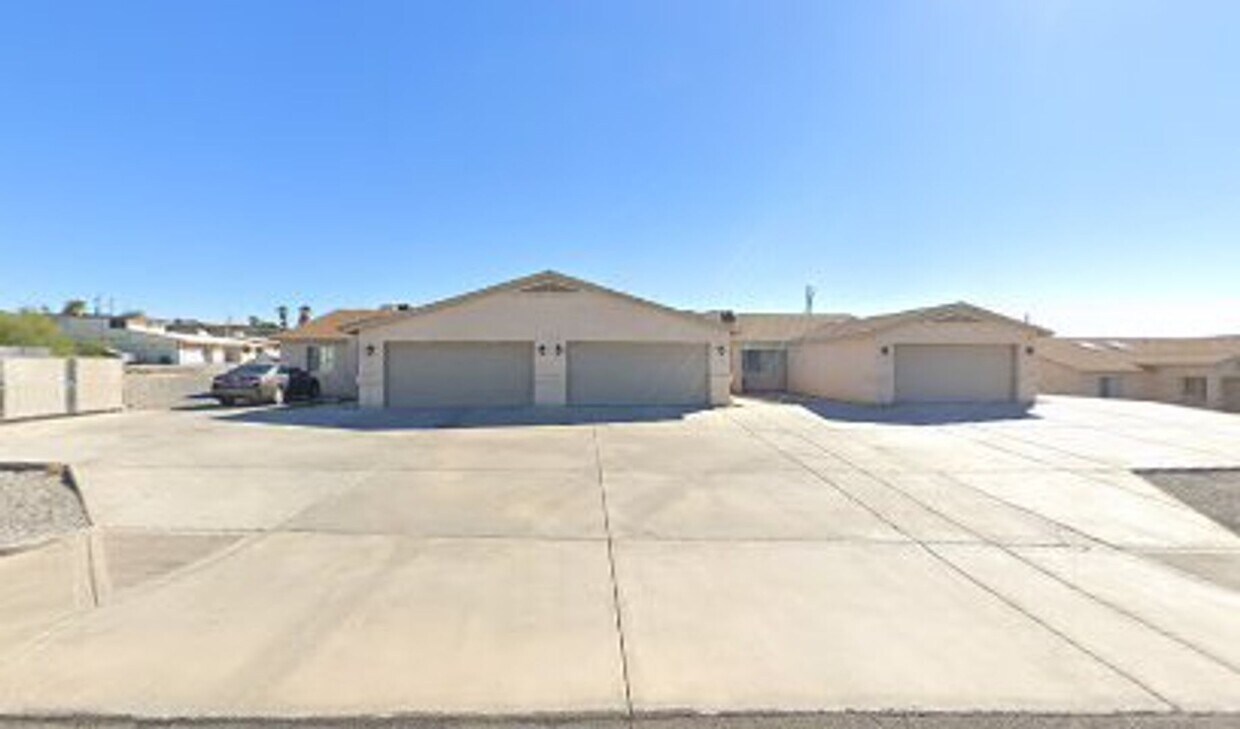Primary Photo - 3br/2ba split floor plan