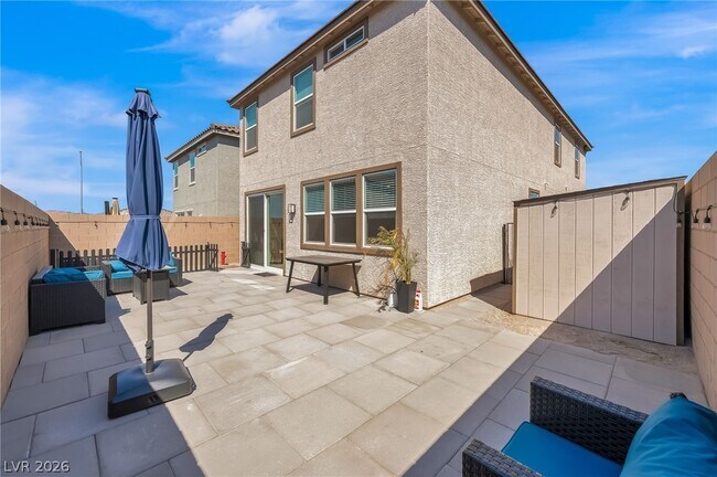 Foto del edificio - 670 Tranquil Bay Ct