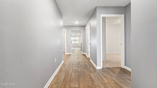 Building Photo - 4028 Silver Spur Rd