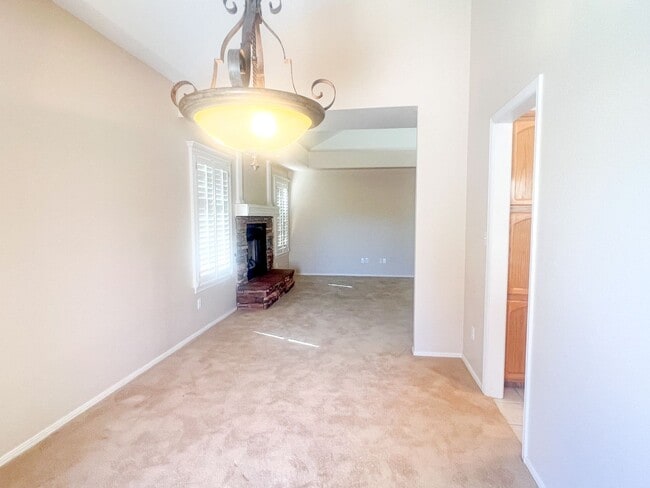 Foto del edificio - Adorable 3 bedroom 2 bath in Northeast El ...