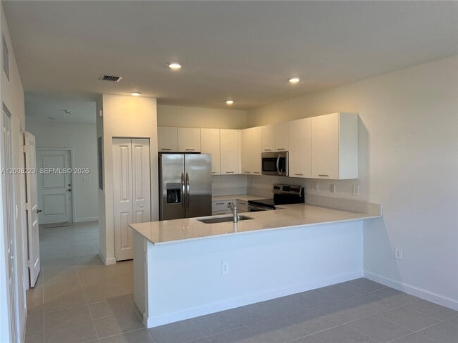 Foto del edificio - 12436 NW 23rd Ct