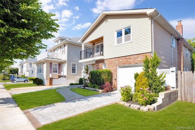 Building Photo - 464 Lindell Blvd